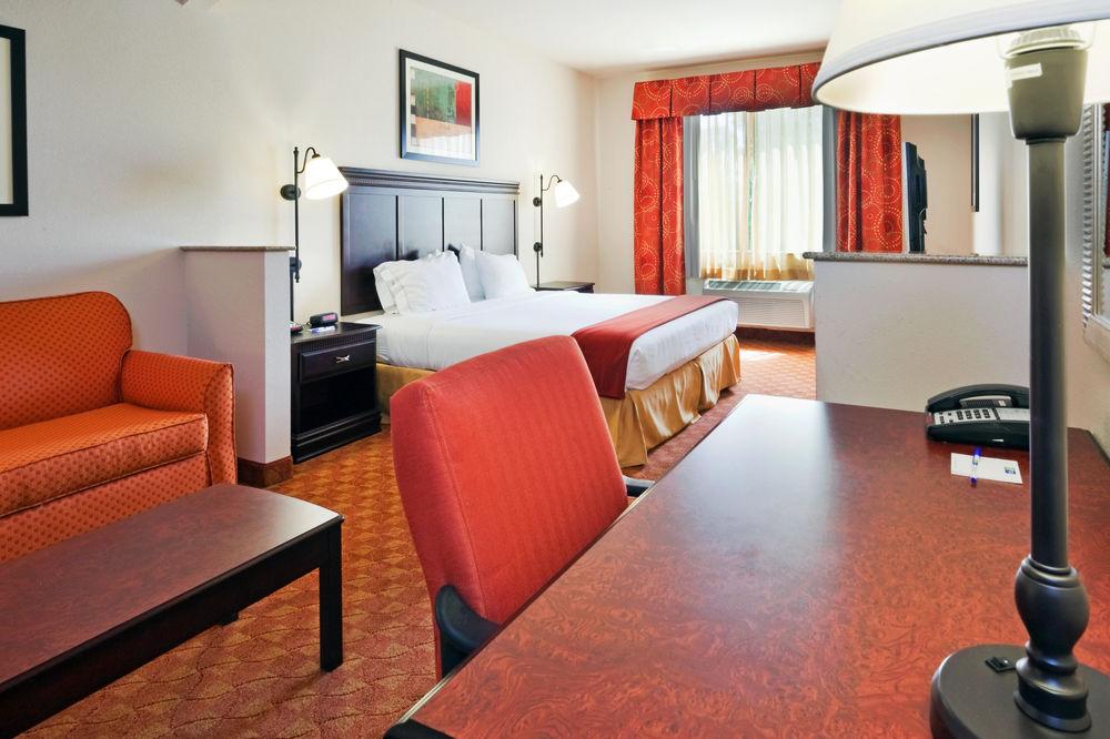 Holiday Inn Express Hotel And Suites Athens By Ihg Exterior photo